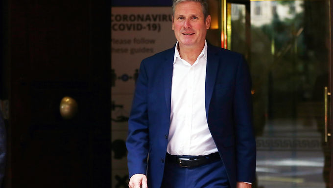 Sir Keir Starmer afirma que Boris Johnson es un 'comentarista más que un líder' en la lucha contra el cambio climático mientras critica el manejo de la cumbre COP26 por parte del primer ministro.